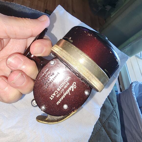 VINTAGE SHAKESPEARE 1777 PUSH BUTTON WONDERCAST FISHING REEL - Picture 2 of 8